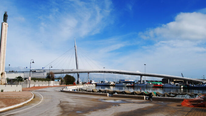 Ponte del Mare, ponte ciclopedonale di Pescara sul mare Adriatico