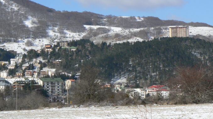 Panorama di Rivisondoli, nell'Alto Sangro, dove si trovano diversi hotel con spa e centri benessere