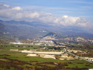 La valle del Sangro a Castel di Sangro, dove corre la pista ciclopedonale