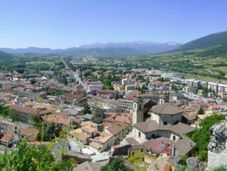 Veduta di Castel di Sangro, dove è in progetto il campo da golf in località Piana Santa Liberata