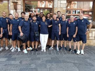 Foto di gruppo della Nazionale italiana di calcio a 5 non vedenti durante il ritiro a Roccaraso