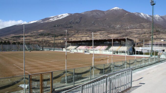 Interno dello stadio Teofilo Patini di Castel di Sangro